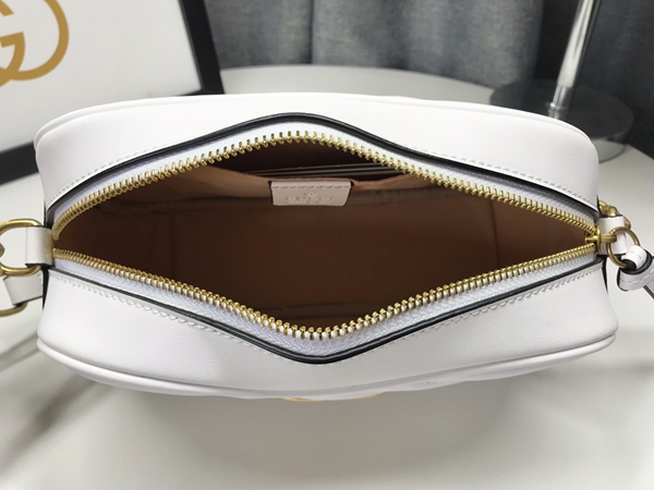 激安グッチバッグコピー着用イメージ